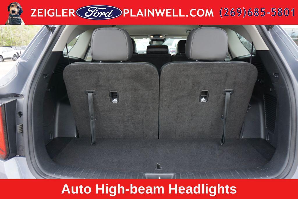 used 2024 Kia Sorento car, priced at $24,934