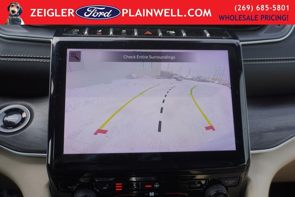 used 2024 Jeep Grand Cherokee car, priced at $25,990