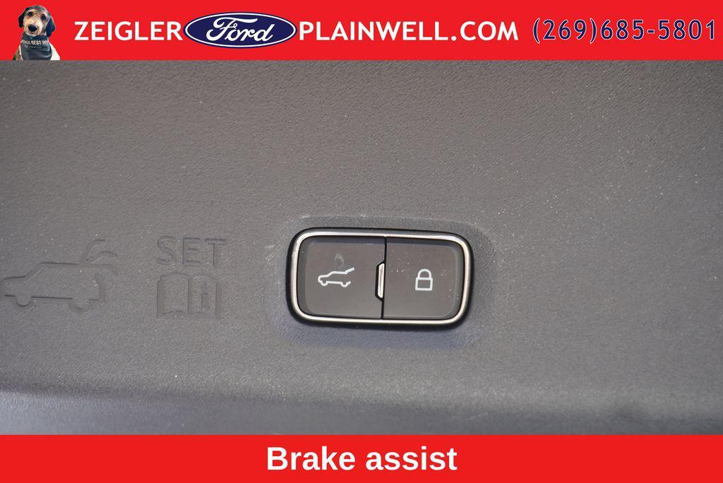 used 2025 Ford Expedition car, priced at $57,459
