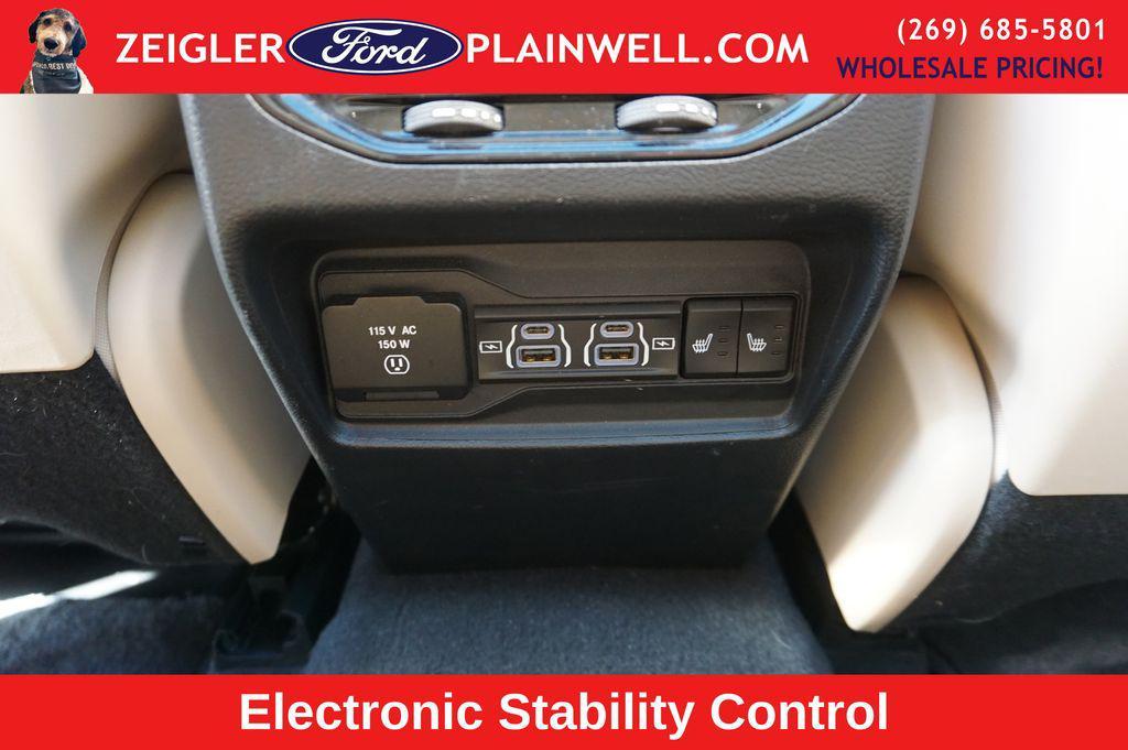 used 2022 Jeep Grand Cherokee car, priced at $19,500