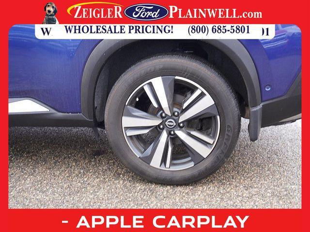 2022 Blue Nissan Rogue