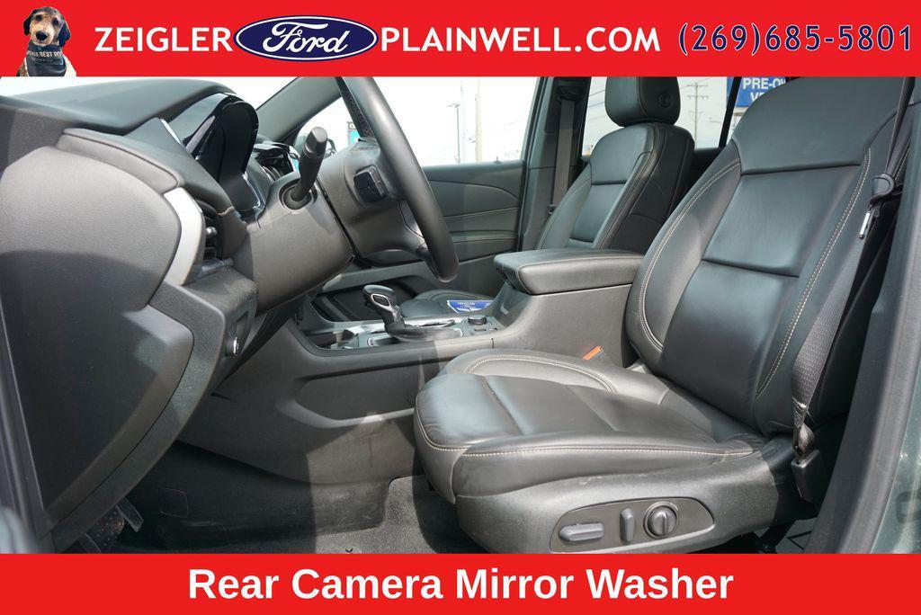 used 2023 Chevrolet Traverse car, priced at $32,074