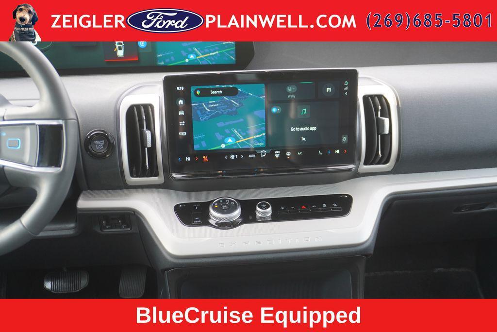 used 2025 Ford Expedition car, priced at $54,604