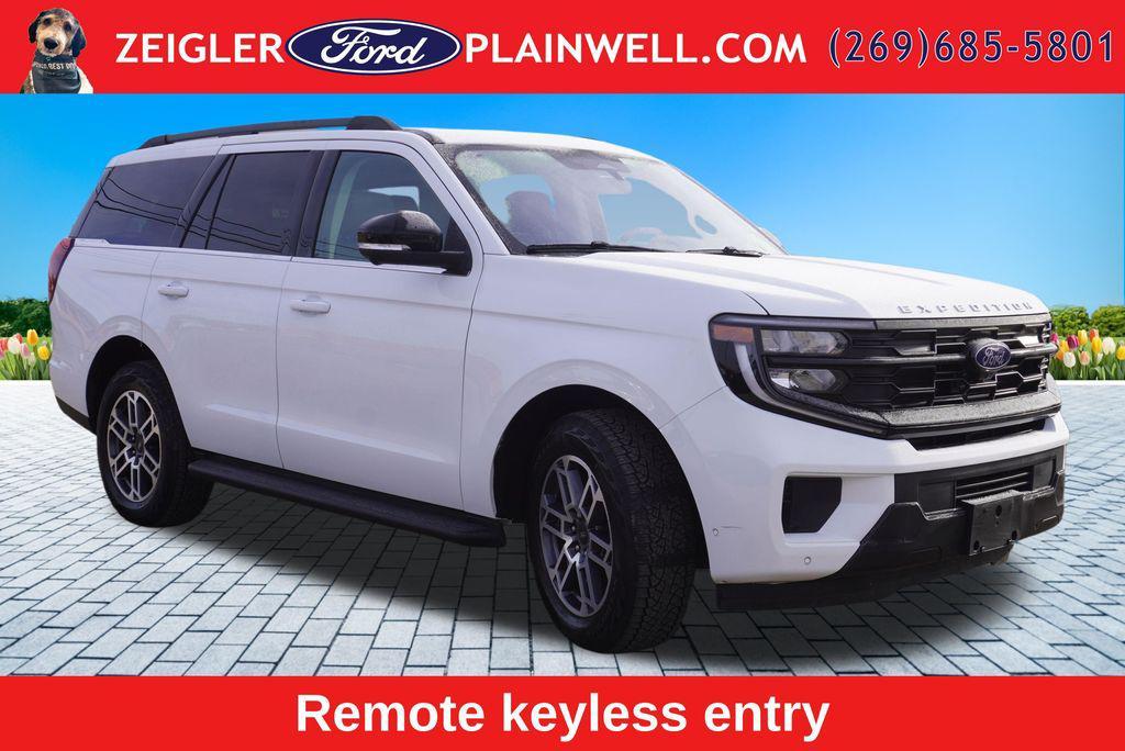 used 2025 Ford Expedition car, priced at $54,604