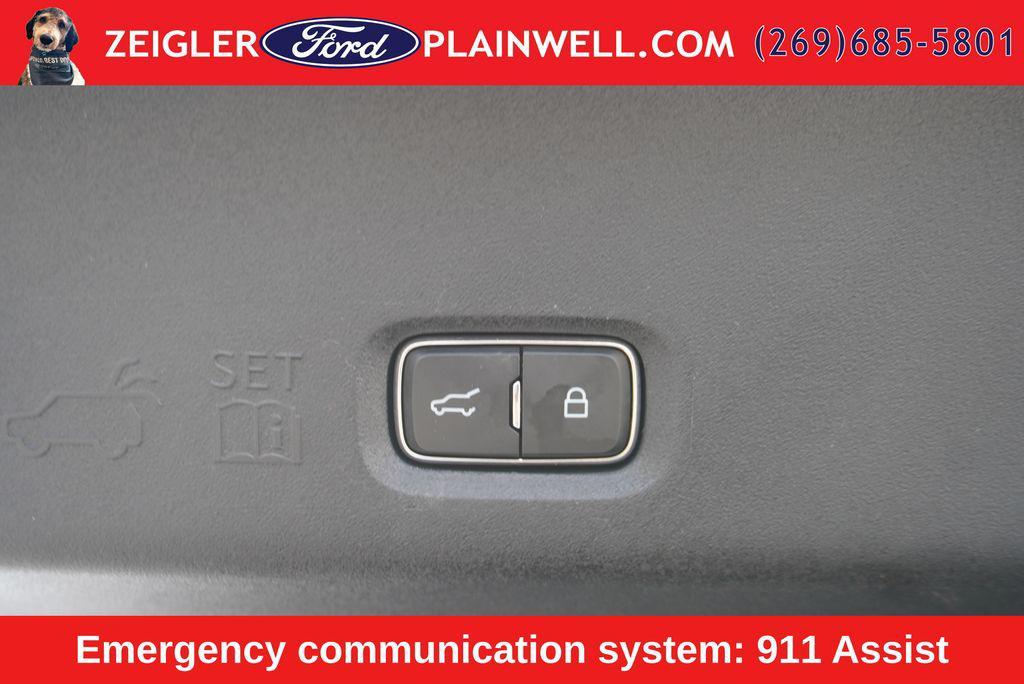 used 2025 Ford Expedition car, priced at $54,604