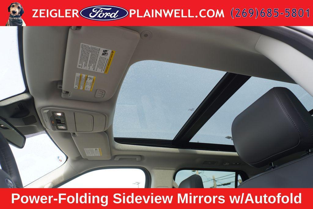 used 2025 Ford Expedition car, priced at $54,604