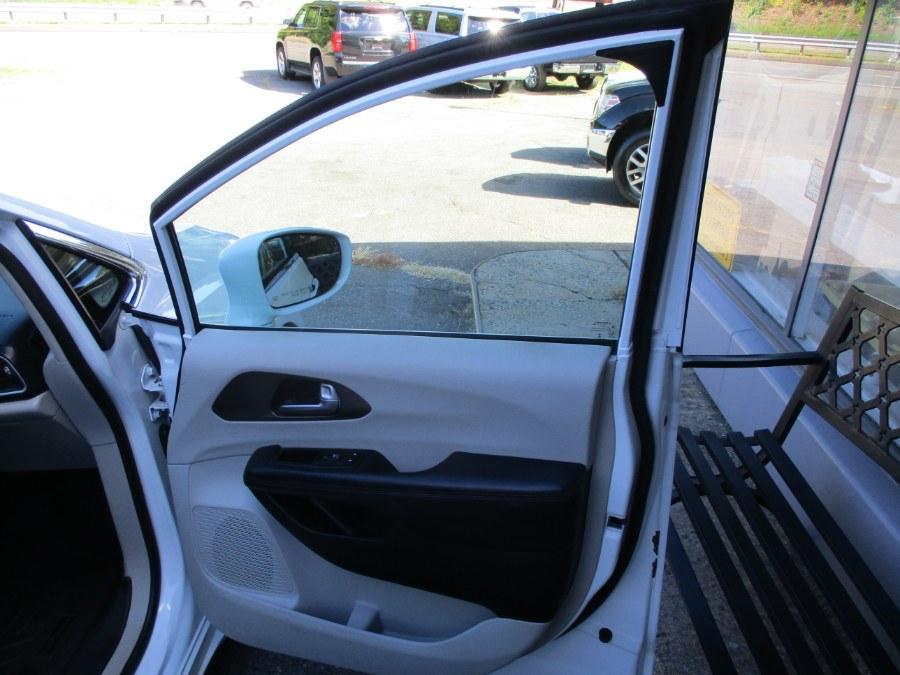 used 2017 Chrysler Pacifica car, priced at $8,895