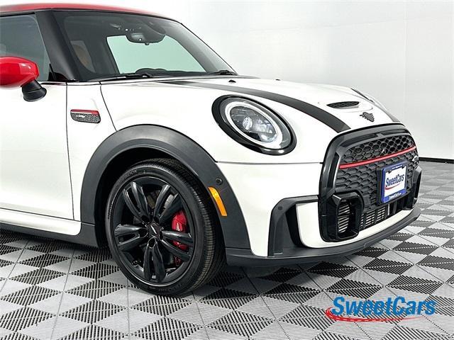 2024 White Metallic MINI Hardtop