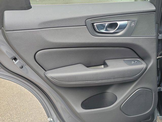 used 2021 Volvo XC60 car, priced at $23,375
