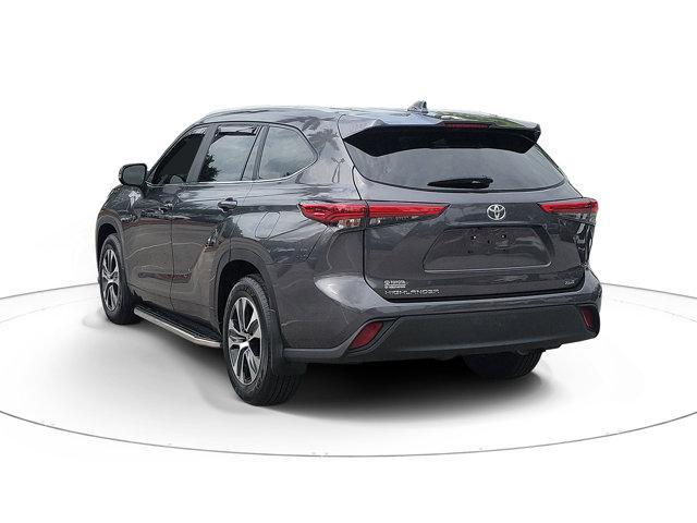 used 2023 Toyota Highlander car, priced at $31,995