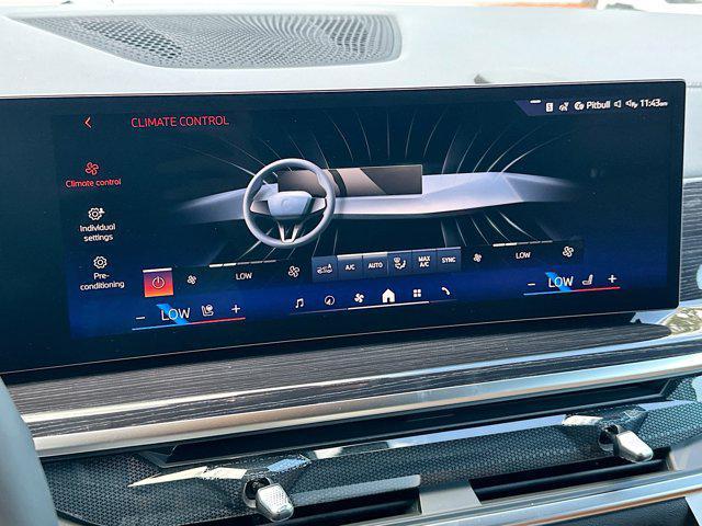 new 2026 BMW X7 car, priced at $100,055