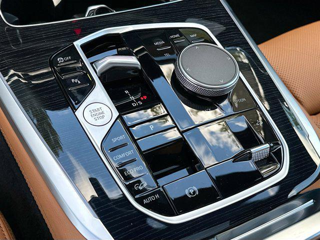 new 2026 BMW X7 car, priced at $100,055