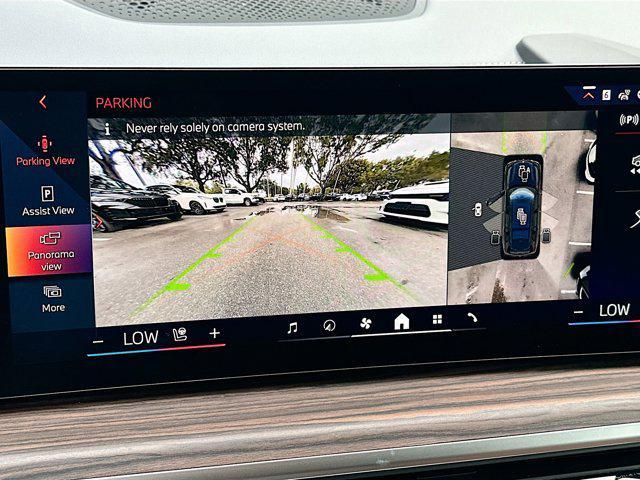 new 2026 BMW X7 car, priced at $100,105