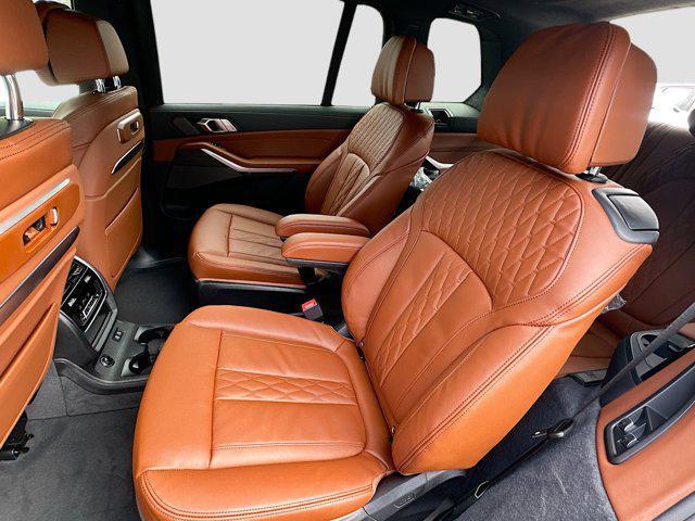 new 2026 BMW X7 car, priced at $100,105