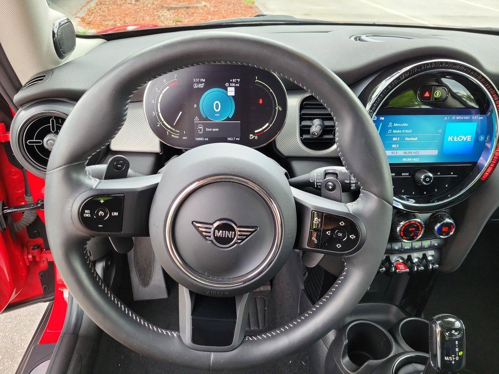 used 2022 MINI Hardtop car, priced at $27,080