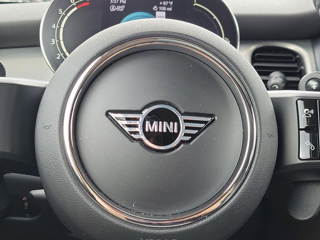 used 2022 MINI Hardtop car, priced at $27,080