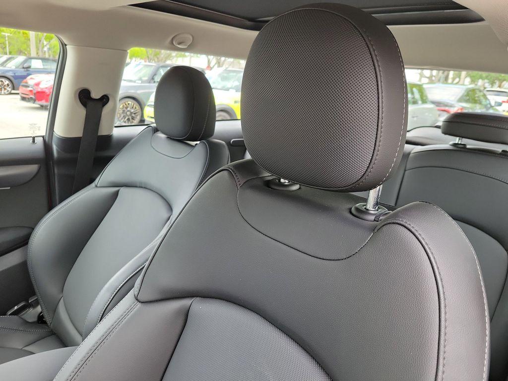 used 2022 MINI Hardtop car, priced at $27,080