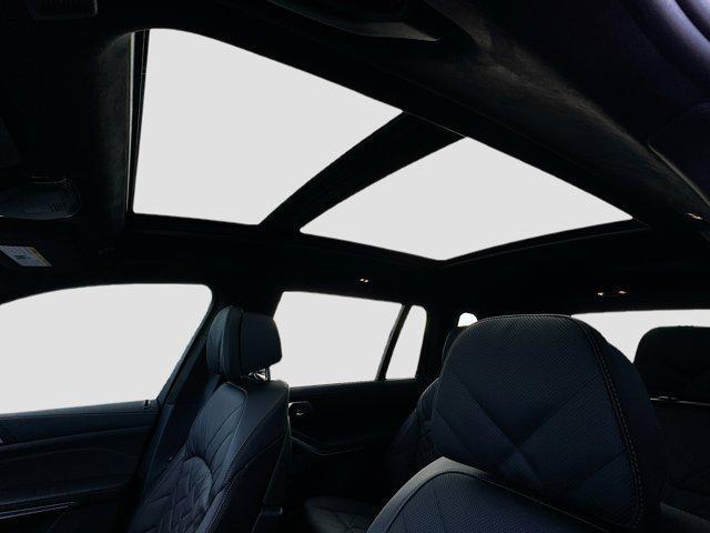 new 2026 BMW X7 car, priced at $102,885