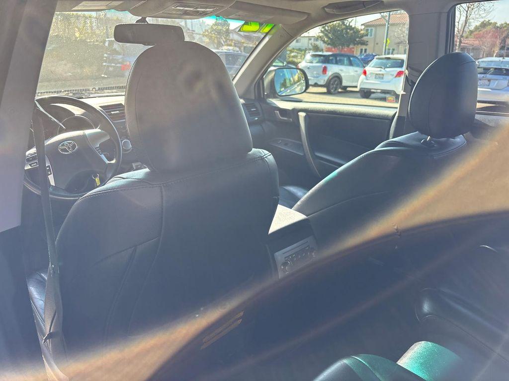 used 2012 Toyota Highlander car, priced at $13,999