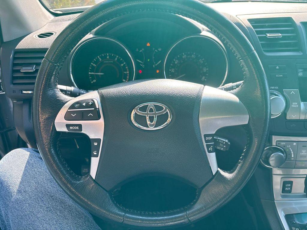 used 2012 Toyota Highlander car, priced at $13,999