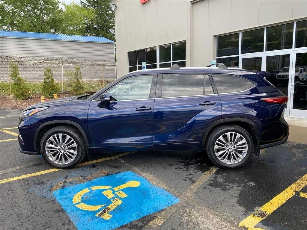 used 2020 Toyota Highlander car, priced at $32,549
