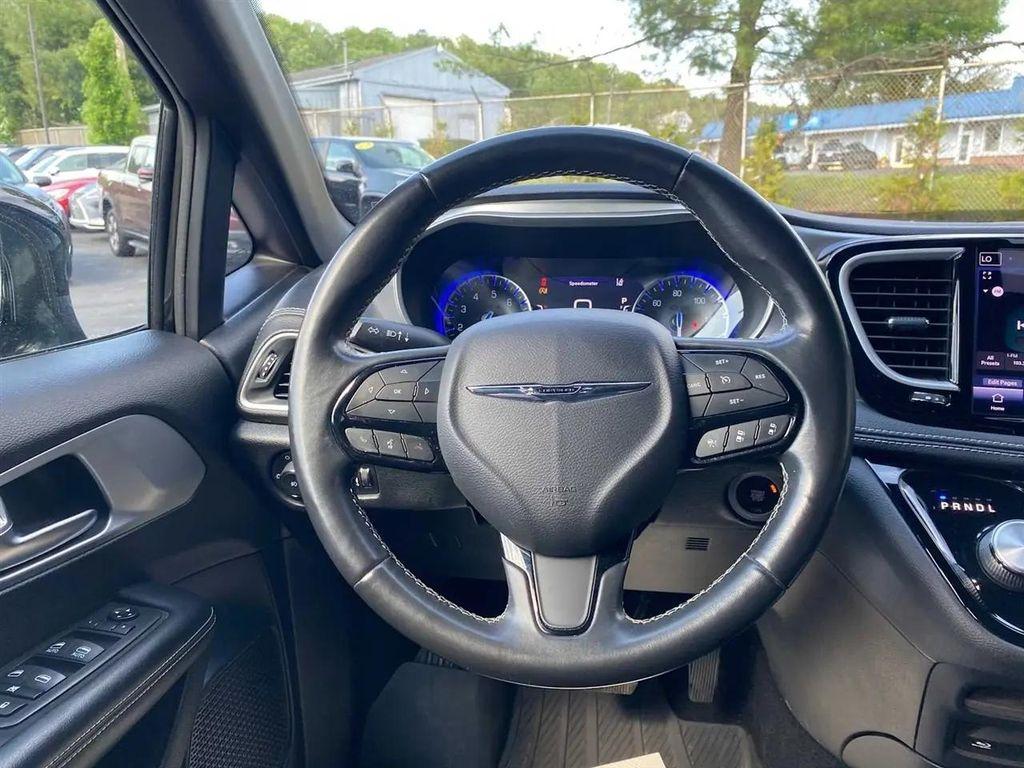 used 2021 Chrysler Pacifica car, priced at $23,912