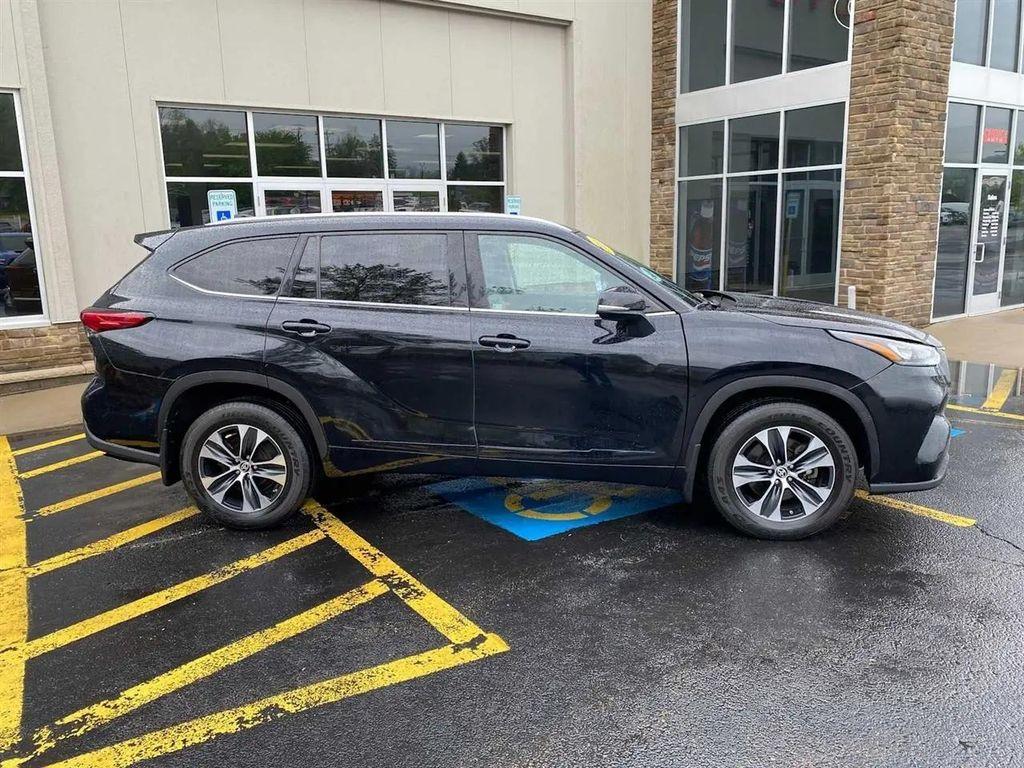 used 2020 Toyota Highlander car, priced at $30,725