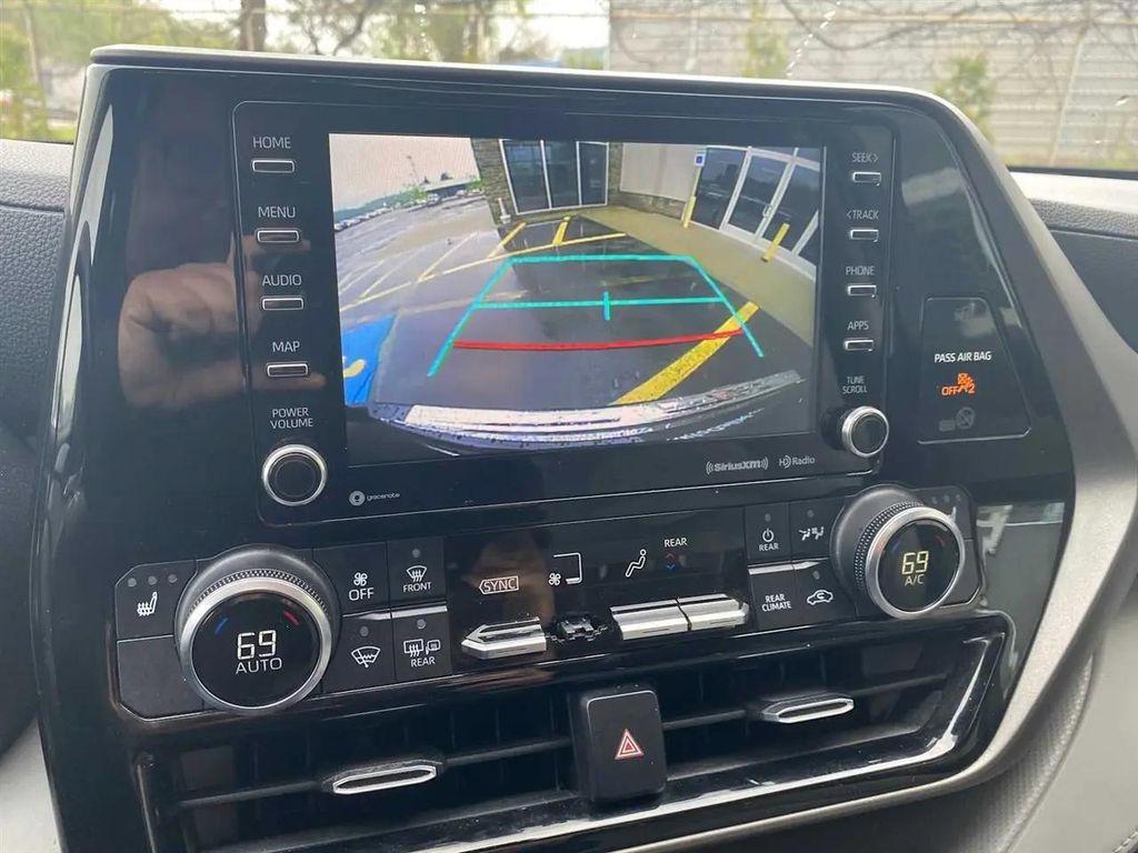 used 2020 Toyota Highlander car, priced at $30,725