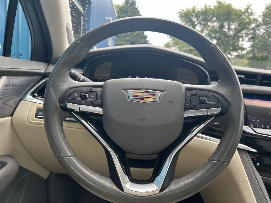 used 2023 Cadillac XT6 car, priced at $35,987