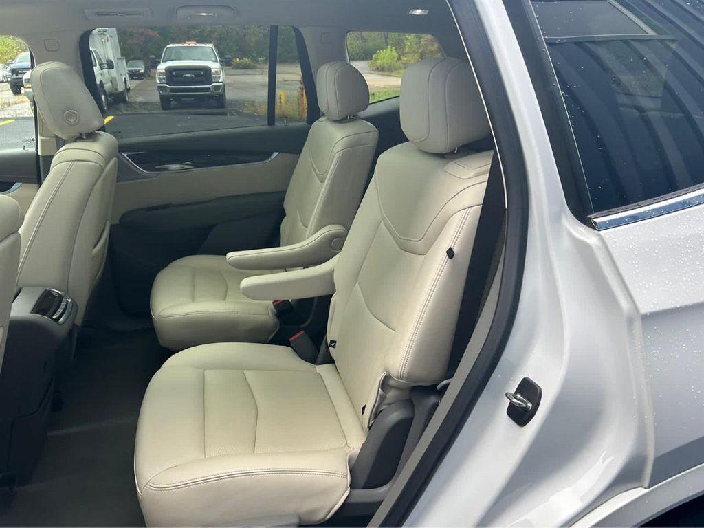 used 2023 Cadillac XT6 car, priced at $35,987