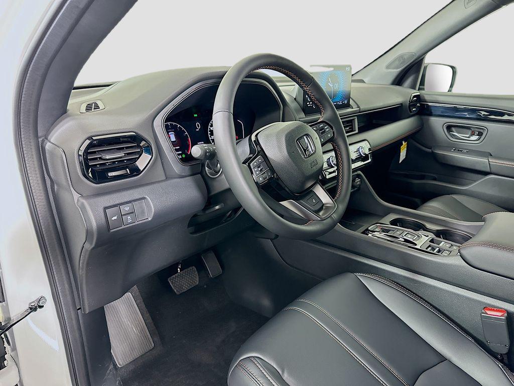 new 2025 Honda Pilot car, priced at $51,350