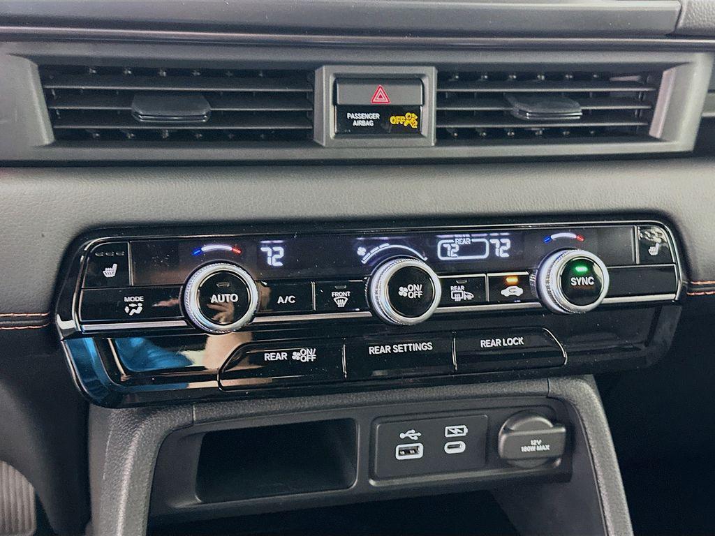 new 2025 Honda Pilot car, priced at $51,350