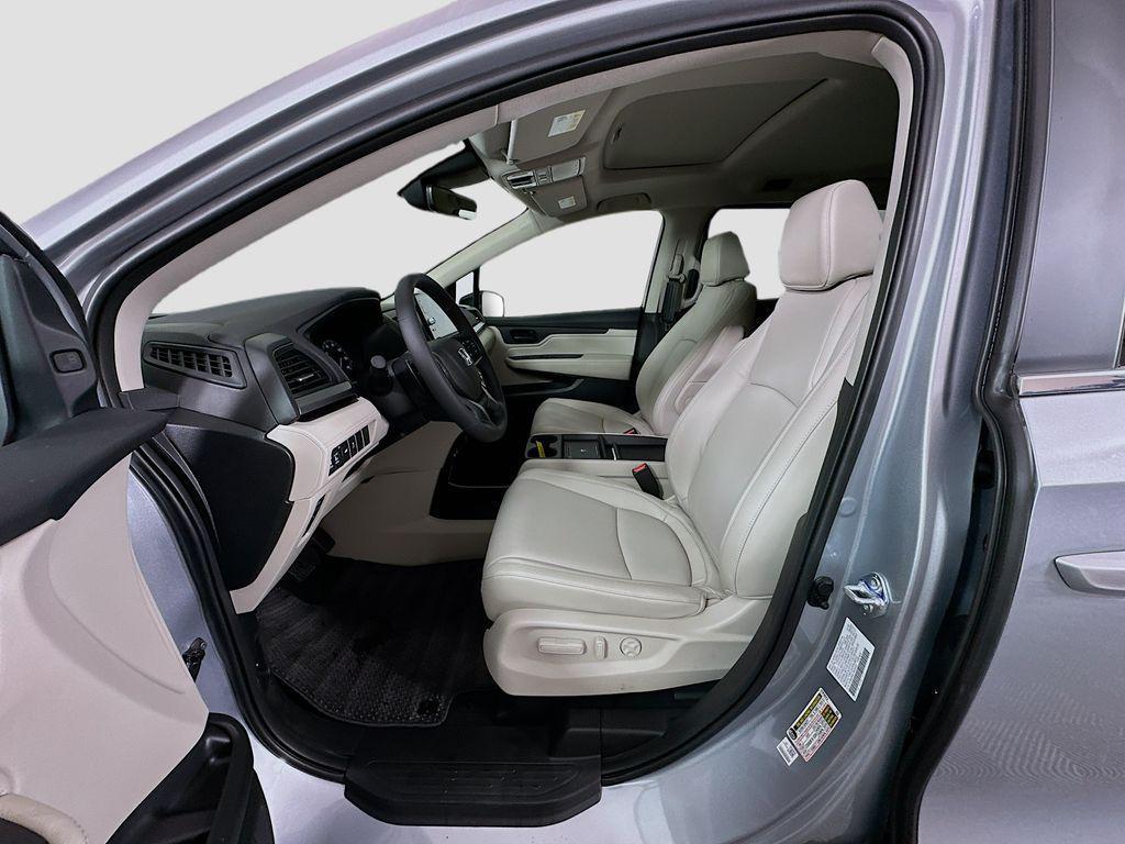 new 2026 Honda Odyssey car, priced at $44,290