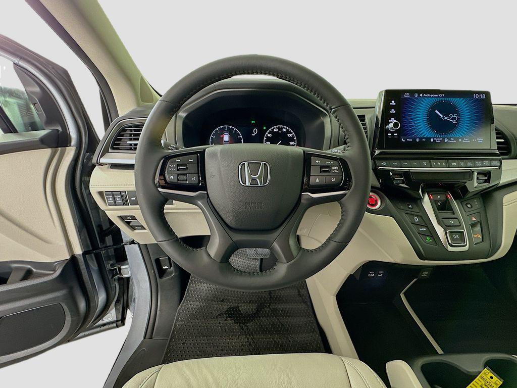 new 2026 Honda Odyssey car, priced at $44,290