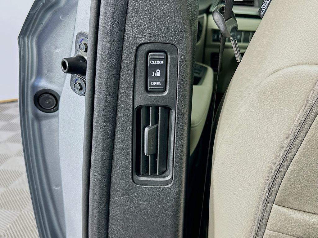 new 2026 Honda Odyssey car, priced at $44,290