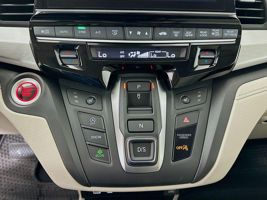 new 2026 Honda Odyssey car, priced at $44,290