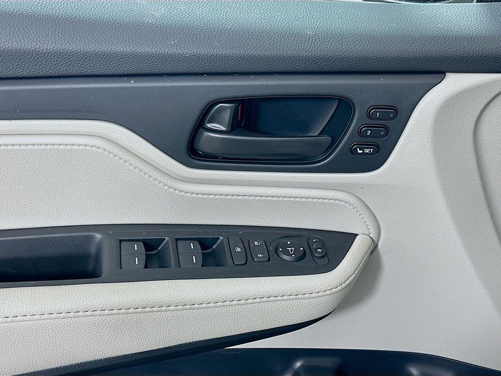 new 2026 Honda Odyssey car, priced at $44,290