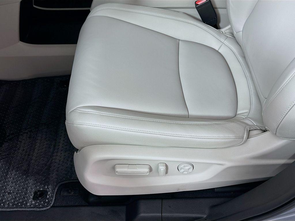 new 2026 Honda Odyssey car, priced at $44,290