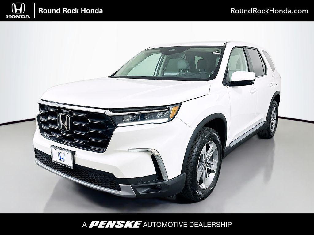 new 2025 Honda Pilot car, priced at $45,450