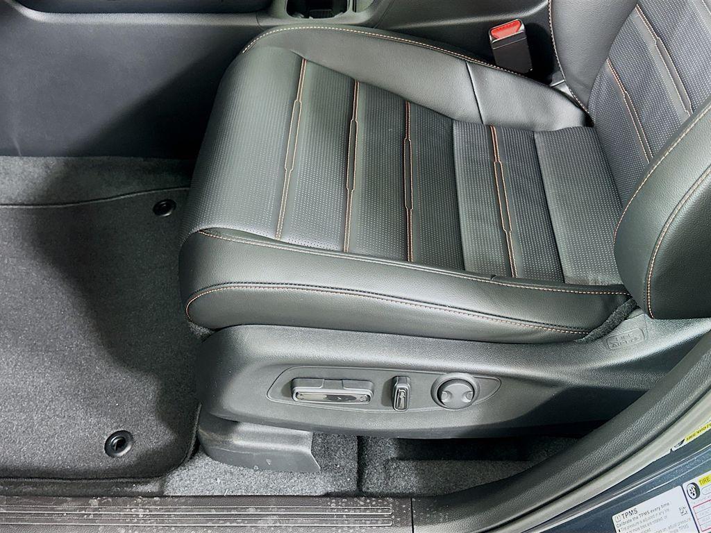 new 2026 Honda CR-V Hybrid car, priced at $40,175