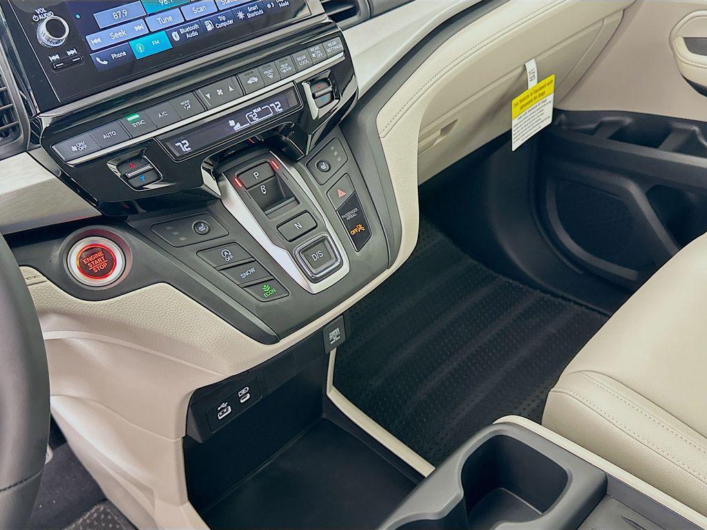 new 2026 Honda Odyssey car, priced at $46,140