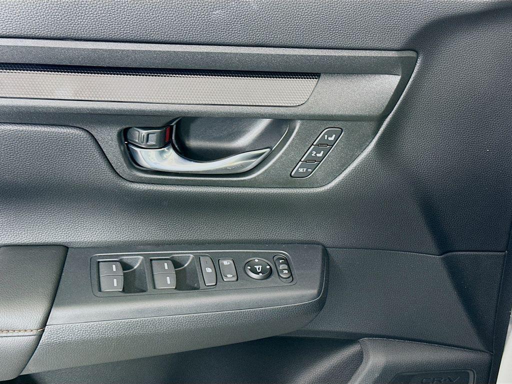 new 2026 Honda CR-V Hybrid car, priced at $40,630