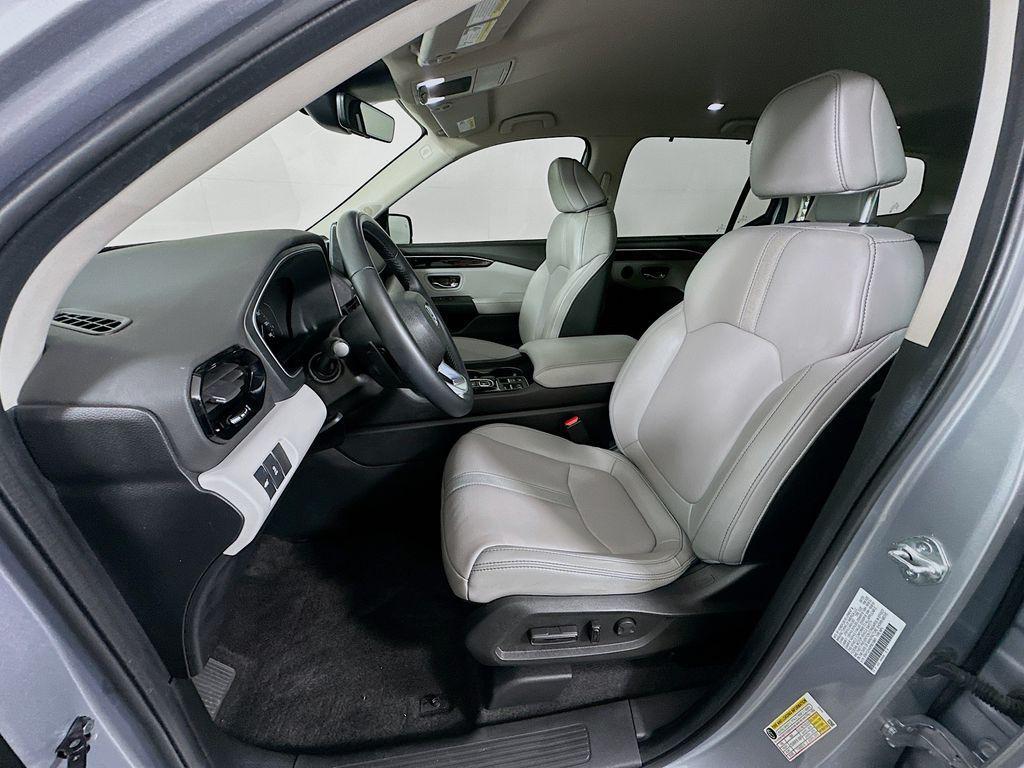 used 2023 Honda Pilot car, priced at $33,100