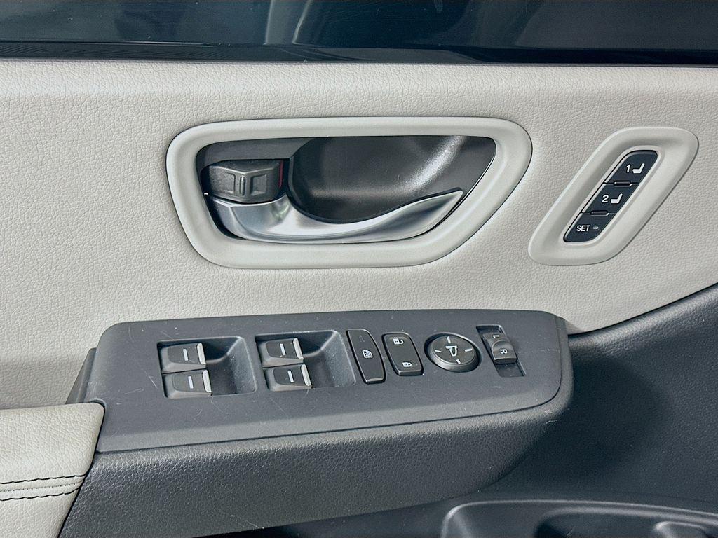 used 2023 Honda Pilot car, priced at $33,100