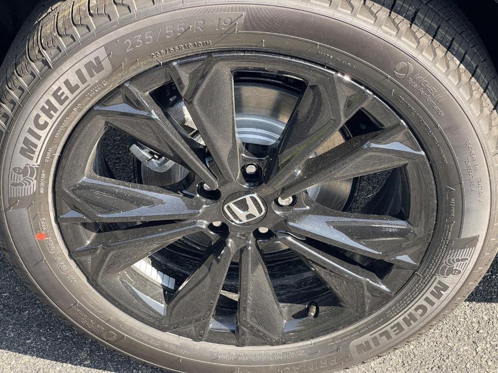 new 2026 Honda CR-V Hybrid car, priced at $44,155