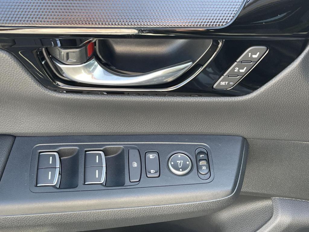 new 2026 Honda CR-V Hybrid car, priced at $44,155