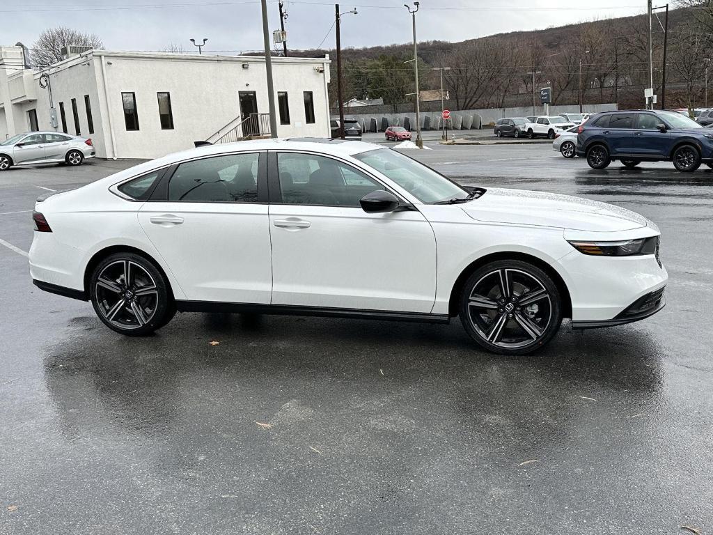 new 2025 Honda Accord Hybrid car, priced at $35,305