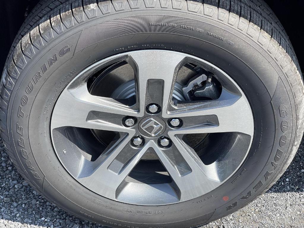 new 2025 Honda Pilot car, priced at $46,050