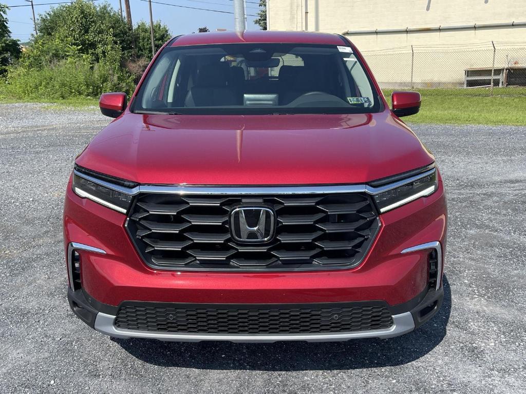 new 2025 Honda Pilot car, priced at $46,050
