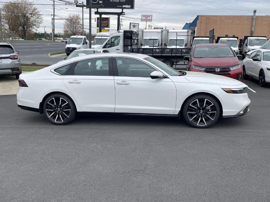 new 2025 Honda Accord Hybrid car, priced at $38,147